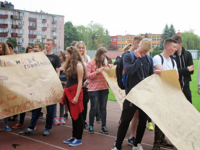 Rozegraj okolicę!